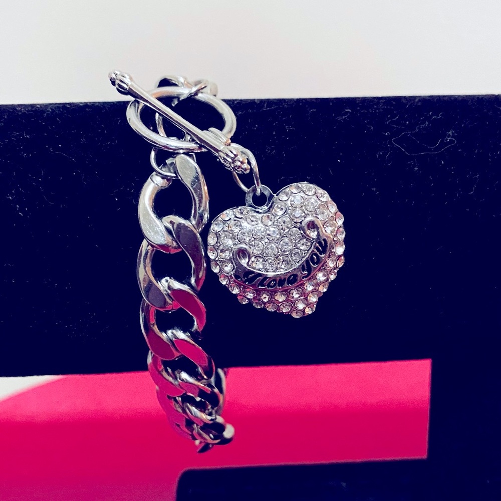 Heart Charm Silvertone Bracelet🥰